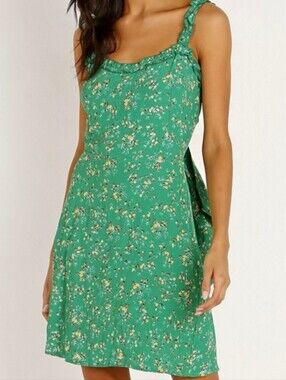 Faithfull the Brand Esther floral mini dress. 💚